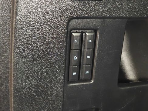 Used 2021 Ford Expedition Max XLT image 38