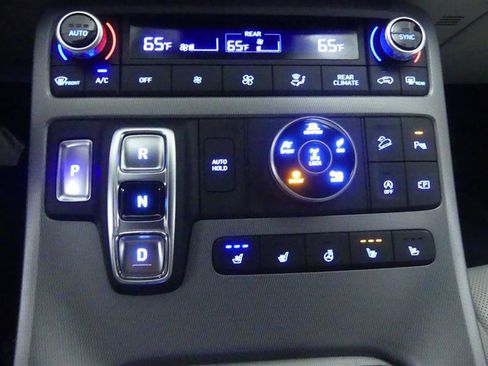 Used 2023 Hyundai Palisade Limited AWD/4WD image 17