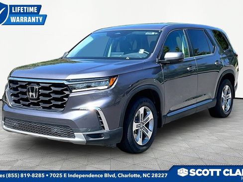 Used 2025 Honda Pilot EX-L image 3