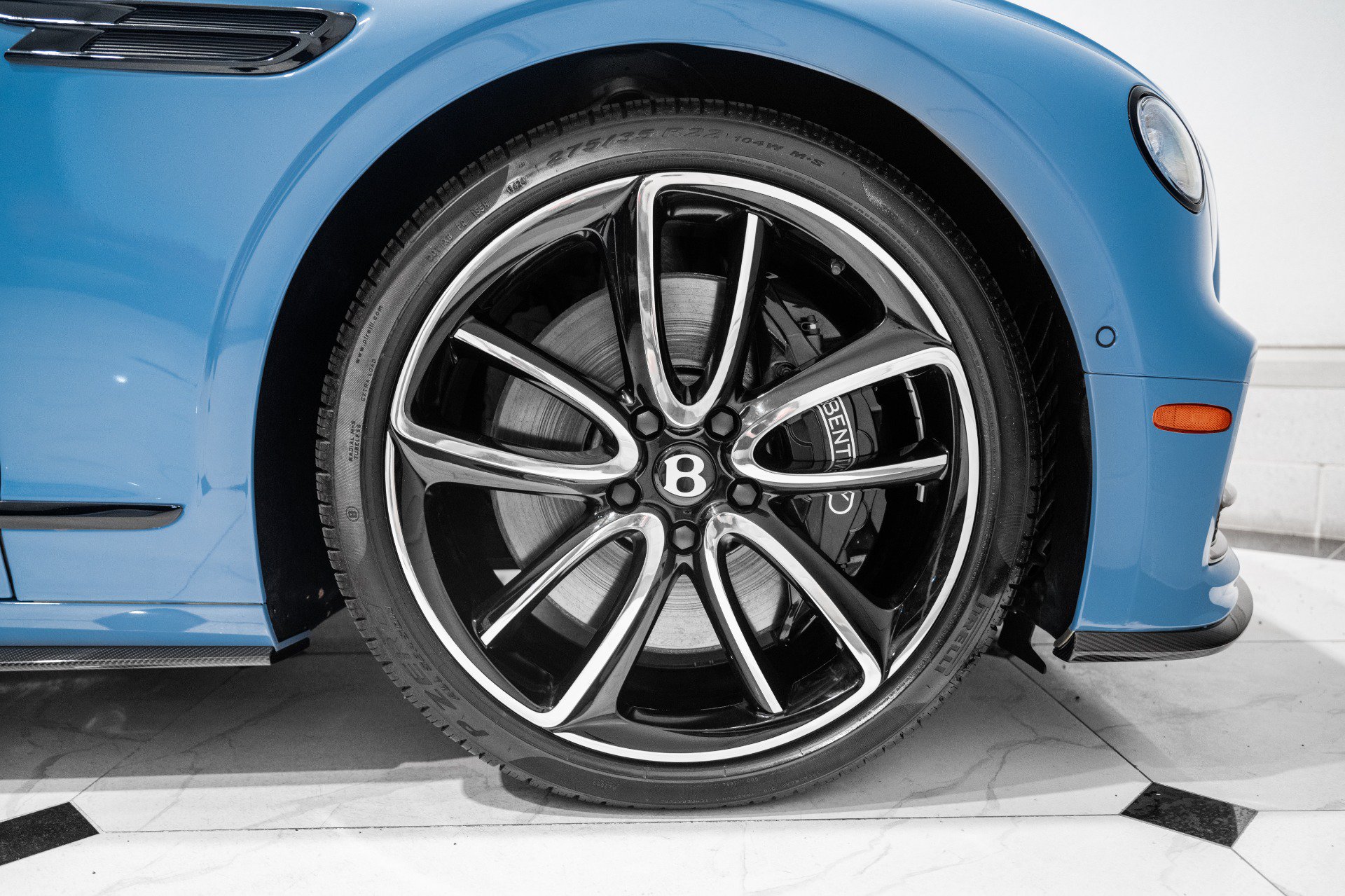 Used 2024 Bentley Flying Spur V8 AWD/4WD image 16