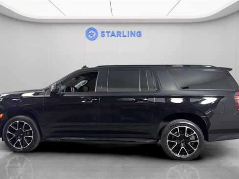 Used 2024 Chevrolet Suburban RST w/ Luxury Package image 3