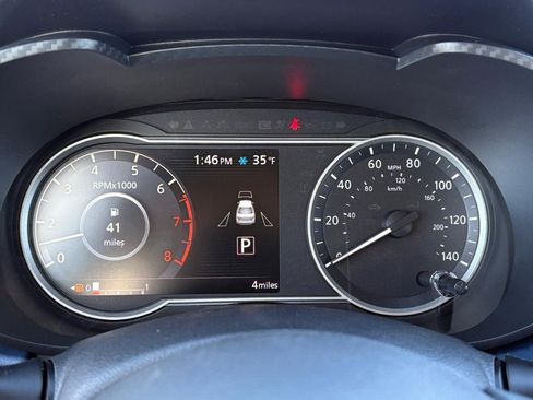 New 2025 Nissan Versa SV image 15