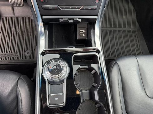 Used 2019 Ford Edge Titanium w/ Cold Weather Package AWD/4WD image 21
