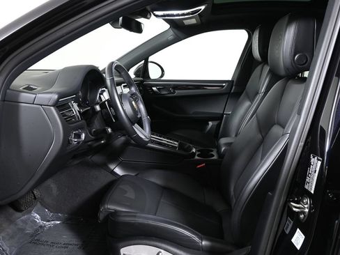 Used 2023 Porsche Macan Turbo AWD/4WD image 5