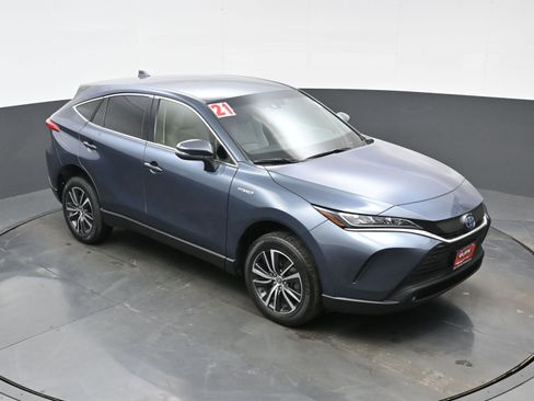 Used 2021 Toyota Venza LE image 34