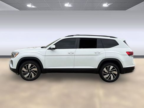 Used 2024 Volkswagen Atlas SE AWD/4WD image 2