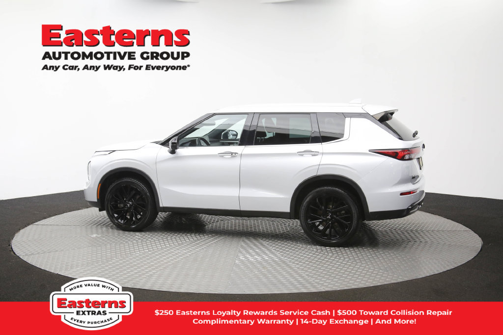 Used 2023 Mitsubishi Outlander SE Black Edition AWD/4WD image 63