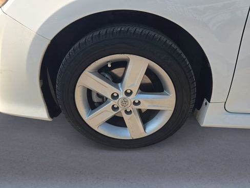 Used 2013 Toyota Camry SE FWD image 10