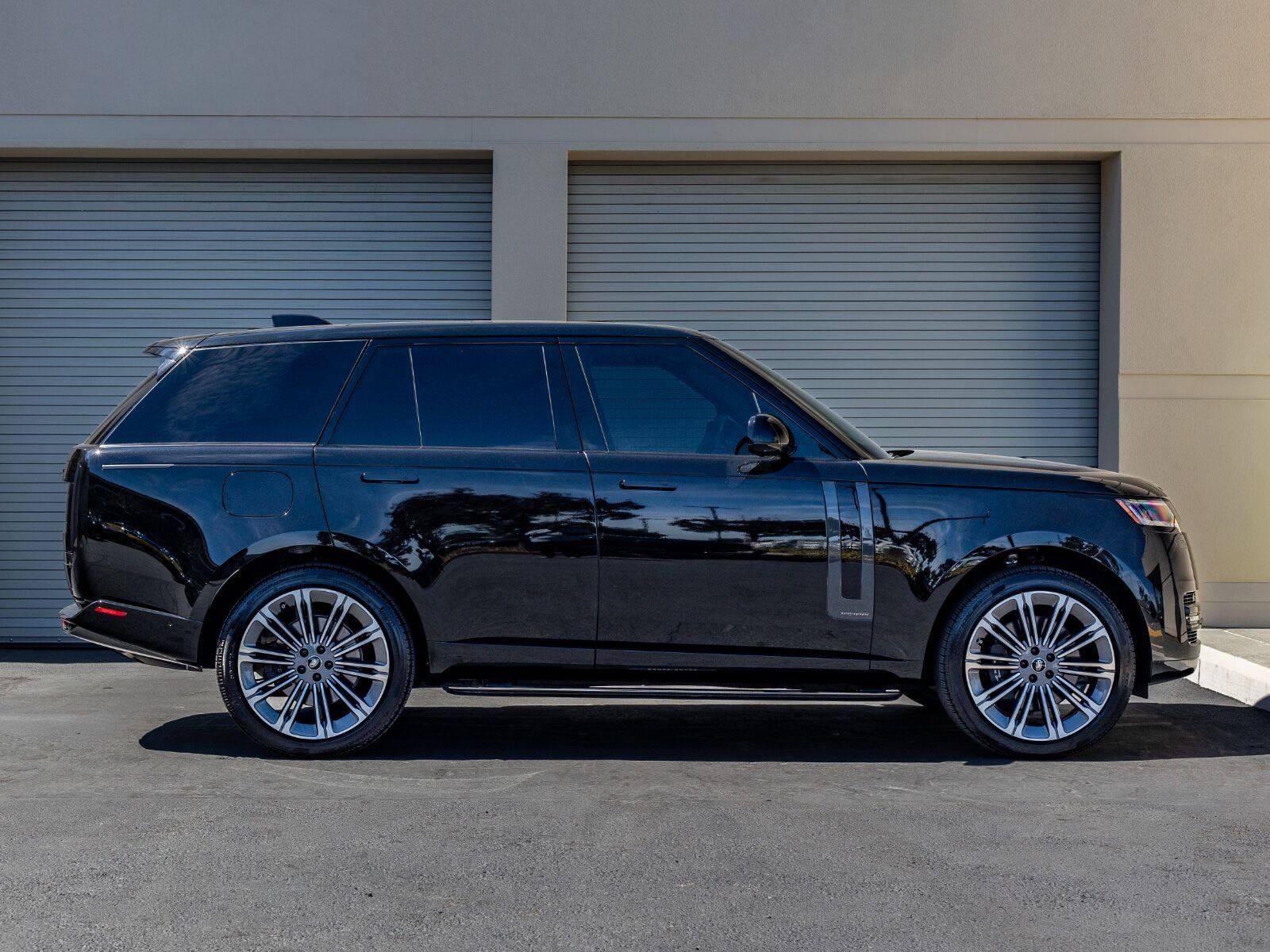 Used 2025 Land Rover Range Rover Autobiography AWD/4WD image 7