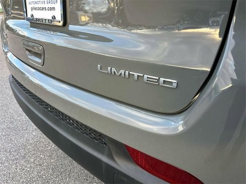 Used 2022 Jeep Compass Limited image 30