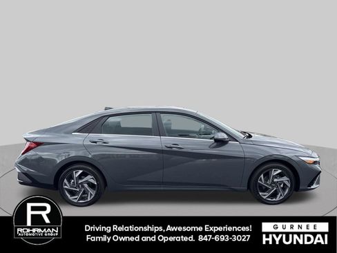 Used 2026 Hyundai Elantra Limited FWD image 11