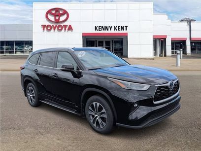 Used 2023 Toyota Highlander XLE