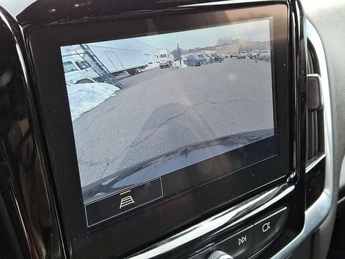 Used 2023 Chevrolet Traverse LT image 18