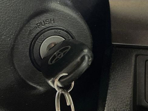 Used 2018 Toyota Tundra SR5 w/ SR5 Upgrade Package image 22