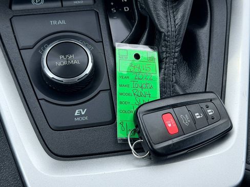 Used 2022 Toyota RAV4 XLE w/ Convenience Package AWD/4WD image 46