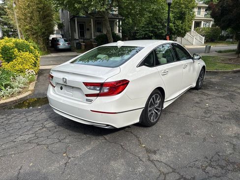 Used 2019 Honda Accord Touring image 5