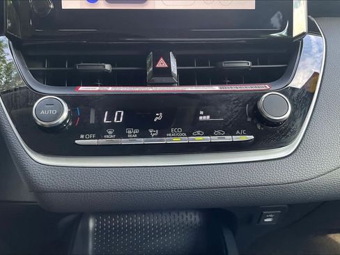 Used 2026 Toyota Corolla LE FWD image 32