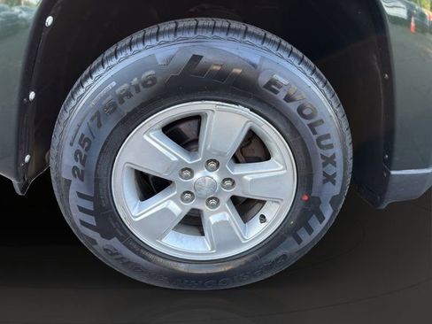 Used 2011 Jeep Liberty Sport image 21