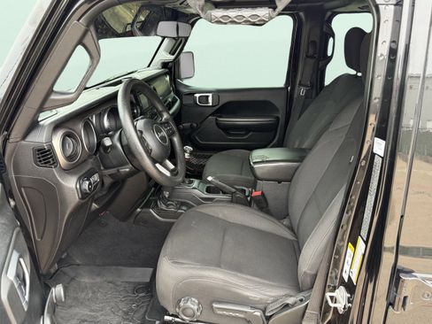 Used 2020 Jeep Wrangler Unlimited Sport image 25