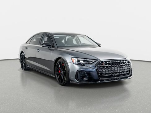Used 2022 Audi S8 w/ S8 Executive Package image 6