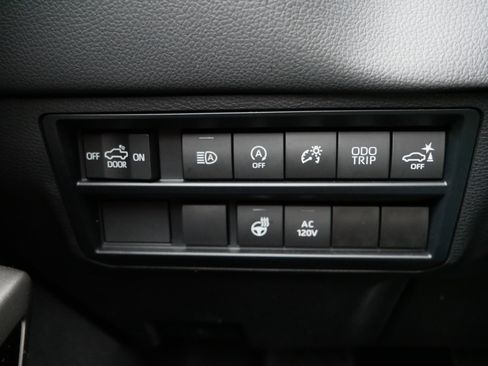 Used 2024 Toyota Tundra Limited image 27