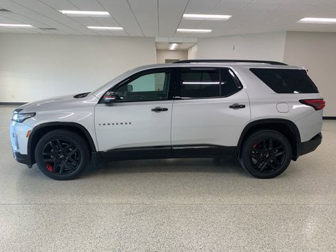 Used 2022 Chevrolet Traverse Premier w/ Redline Edition image 11
