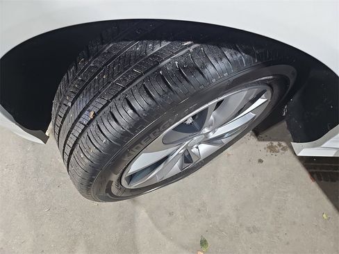 Certified 2022 Buick Encore GX Select w/ Sport Touring Package image 32