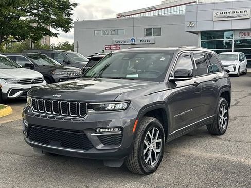 Used 2023 Jeep Grand Cherokee Limited AWD/4WD image 6