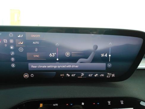 Used 2025 Buick Enclave Preferred image 46