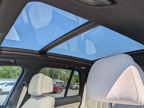 Used 2020 BMW X5 M50i w/ Premium Package AWD/4WD image 12