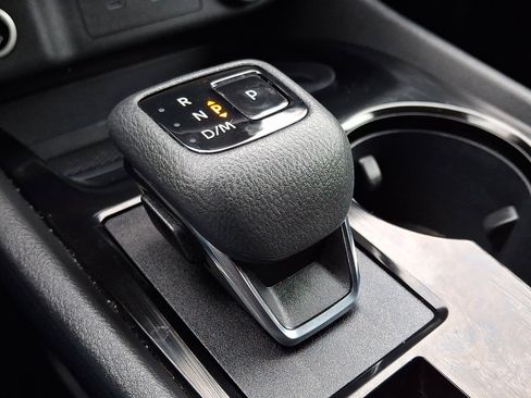 Used 2023 Nissan Rogue S image 14