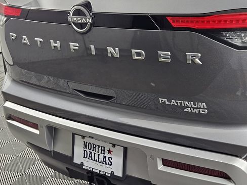 Used 2023 Nissan Pathfinder Platinum AWD/4WD image 6