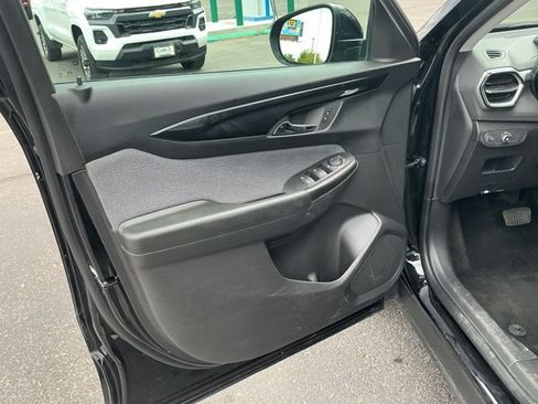 Used 2025 Chevrolet TrailBlazer LT AWD/4WD image 12