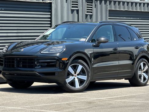 Used 2026 Porsche Cayenne E-Hybrid AWD/4WD image 1