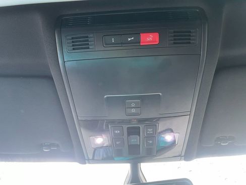 Used 2019 Volkswagen Tiguan SEL R-Line image 23