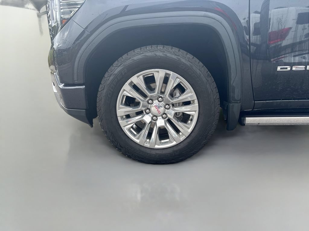 Used 2023 GMC Sierra 1500 Denali w/ Technology Package AWD/4WD image 12