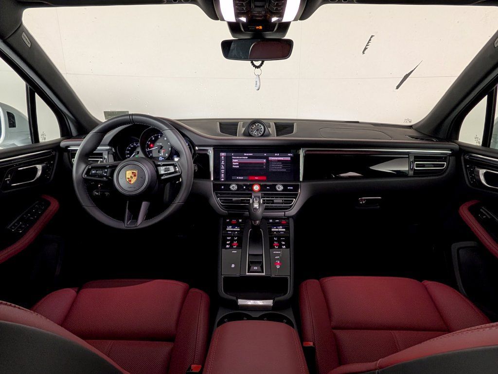 New 2026 Porsche Macan AWD/4WD image 20