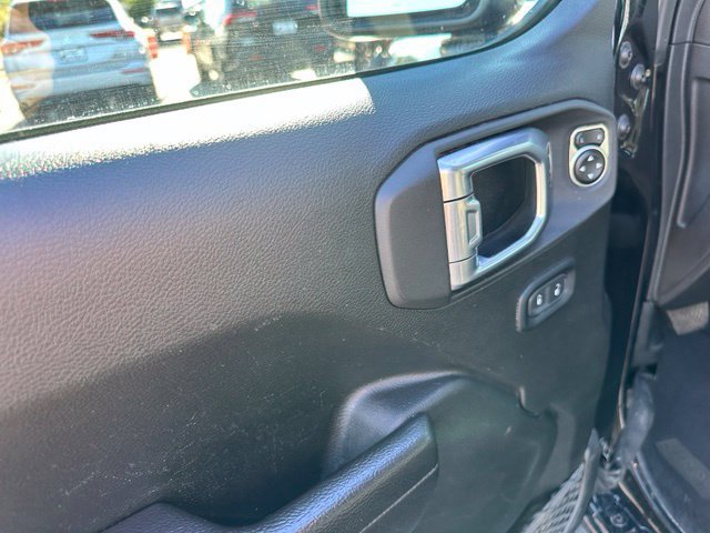 Used 2024 Jeep Wrangler Unlimited AWD/4WD image 15