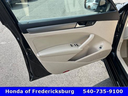 Used 2015 Volkswagen Passat TDI SE FWD image 9
