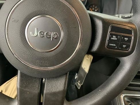 Used 2016 Jeep Compass Sport AWD/4WD image 21