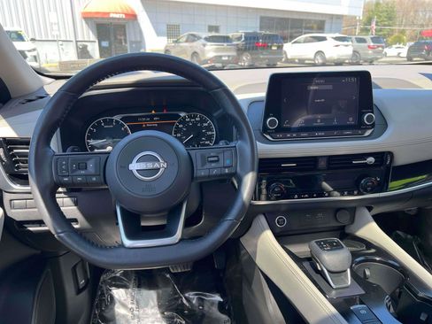 Used 2023 Nissan Rogue SL image 29