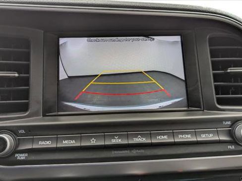 Used 2020 Hyundai Elantra SEL image 30