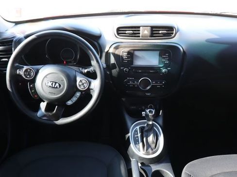 Used 2017 Kia Soul + FWD image 8
