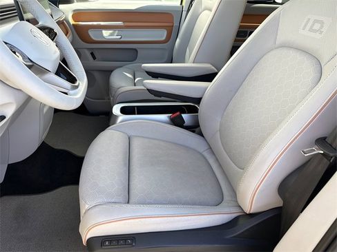 Certified 2025 Volkswagen ID. Buzz 1st Edition image 40
