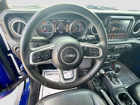 Used 2018 Jeep Wrangler Unlimited Sahara AWD/4WD image 36