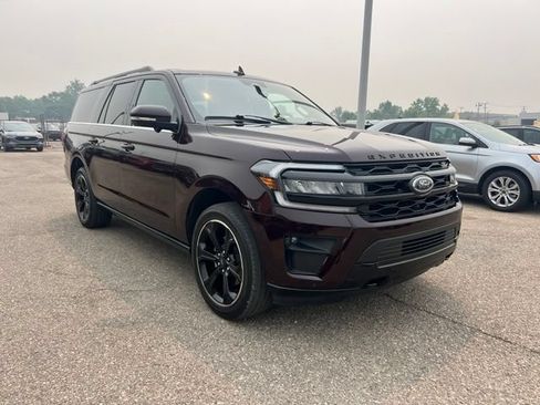 Used 2023 Ford Expedition Max Limited AWD/4WD image 3