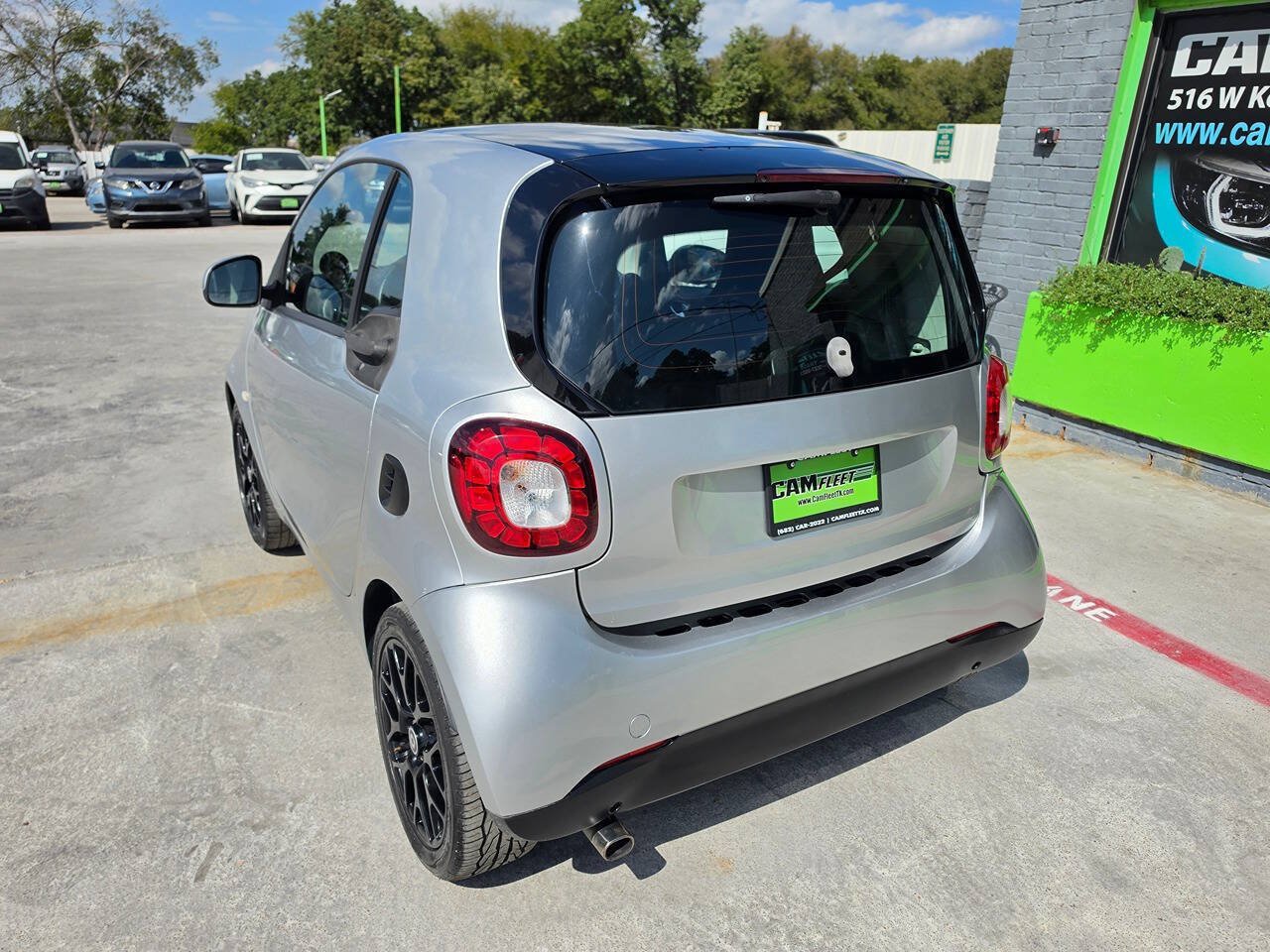Used 2016 smart fortwo passion w/ Sport Package RWD image 10
