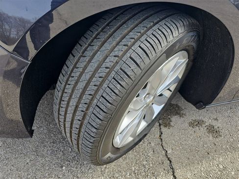 Used 2022 Chevrolet Malibu LT image 32