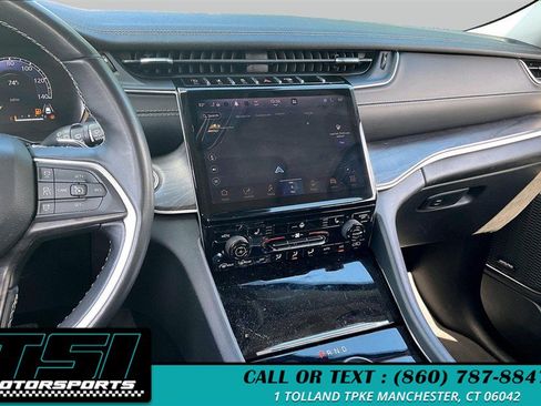 Used 2022 Jeep Grand Cherokee L Limited w/ Black Appearance Package AWD/4WD image 6