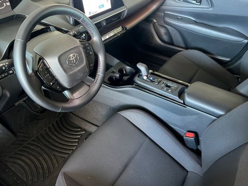 Used 2023 Toyota Prius Prime SE image 9